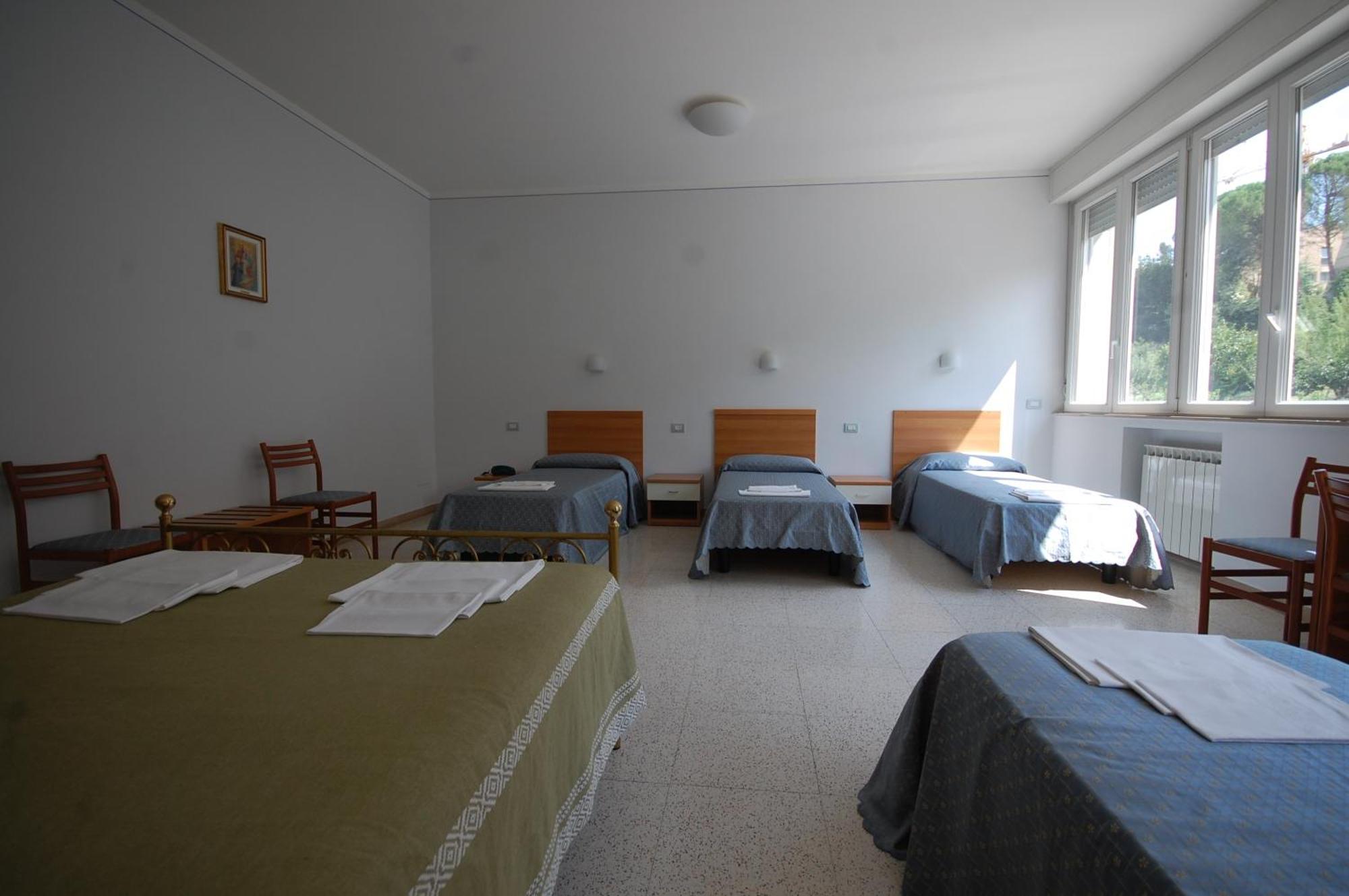 Casa Religiosa Di Ospitalita Nazareno Hotel Spoleto Luaran gambar