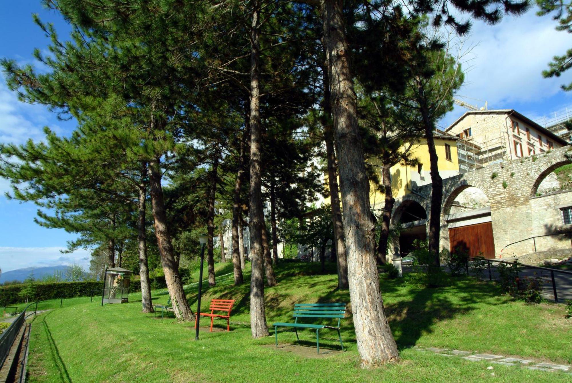 Casa Religiosa Di Ospitalita Nazareno Hotel Spoleto Luaran gambar