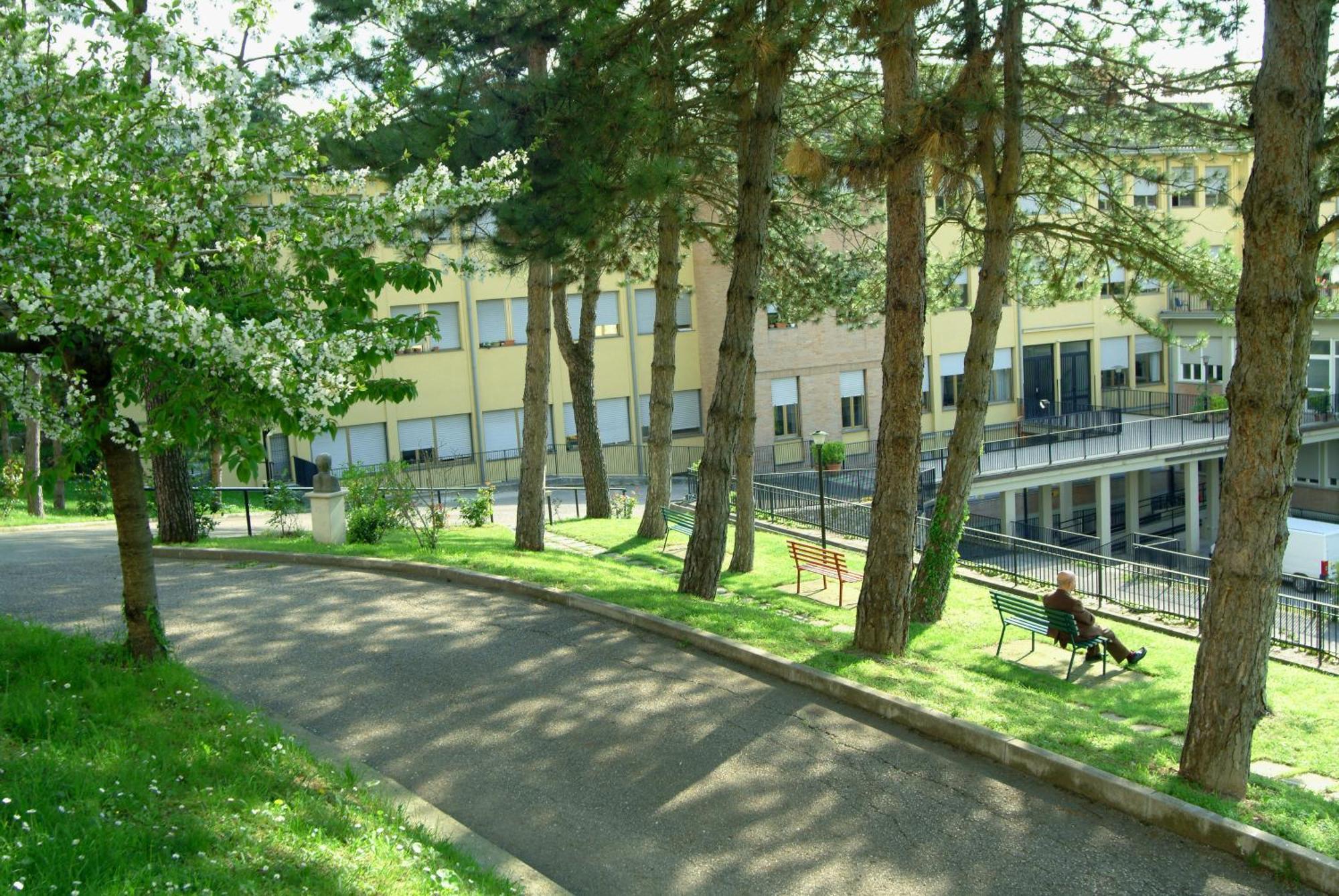 Casa Religiosa Di Ospitalita Nazareno Hotel Spoleto Luaran gambar